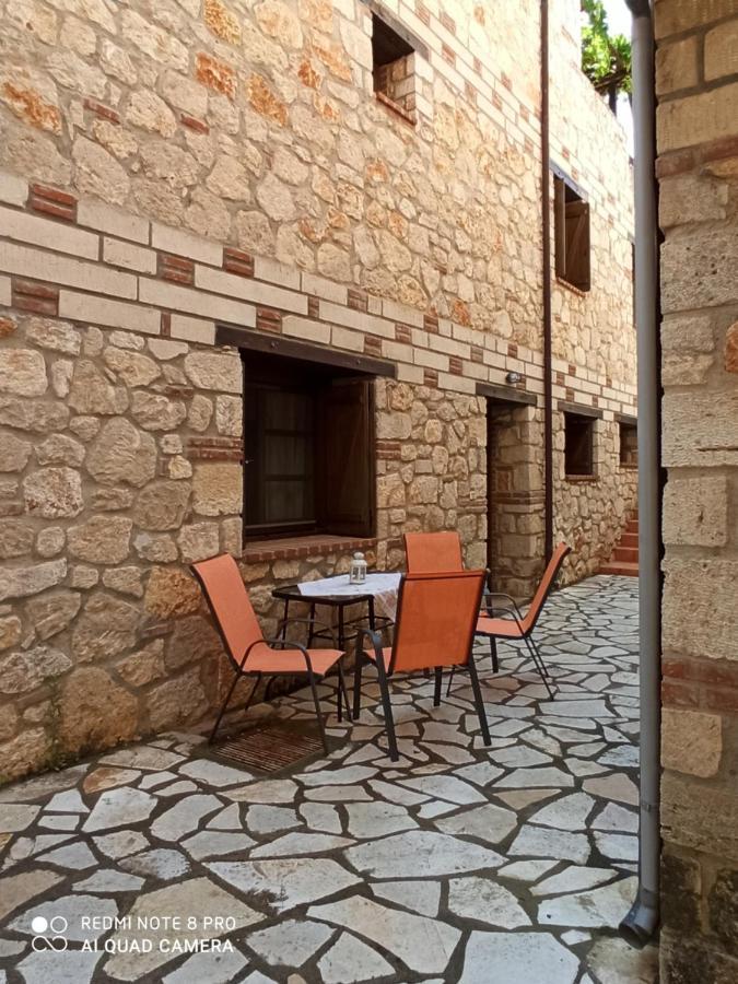Apartamento Elpida Stone House Psakoudia Exterior foto