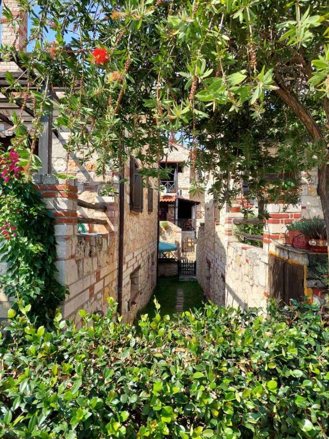 Apartamento Elpida Stone House Psakoudia Exterior foto